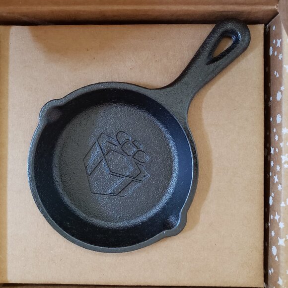 Lodge Cast Iron 2019 Holiday Limited Mini Skillet - Picture 5 of 7